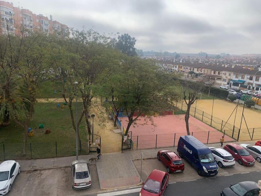 Ferienwohnung Vistas Desde Montequinto Dos Hermanas Exterior foto